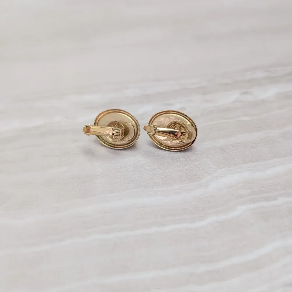 Vintage Clip On Earrings Gold Tone & Black Domed Oval - Really Pretty Earrings